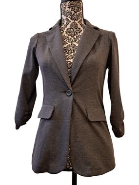 Flirtatious tailored Women's Single-Button Gray Blazer size S Juniors